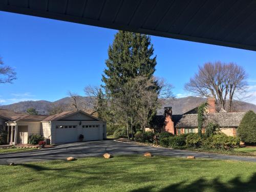 Brookside Cottages in Waynesville, USA