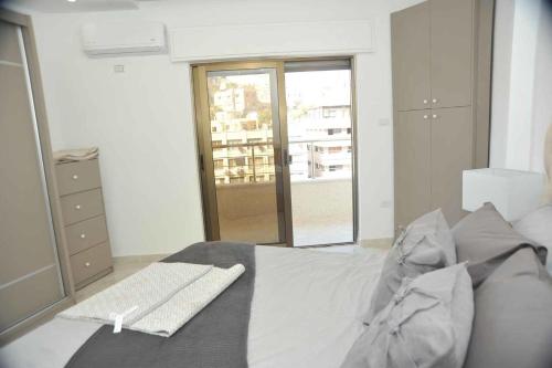 Amazing one Bedroom Apartment in Amman Elwebdah 2