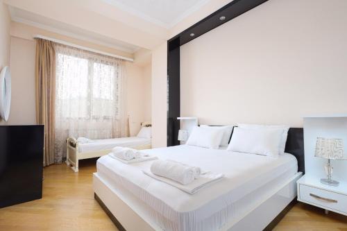 Central Yerevan 2 bedrooms Premium apartment small center - main image