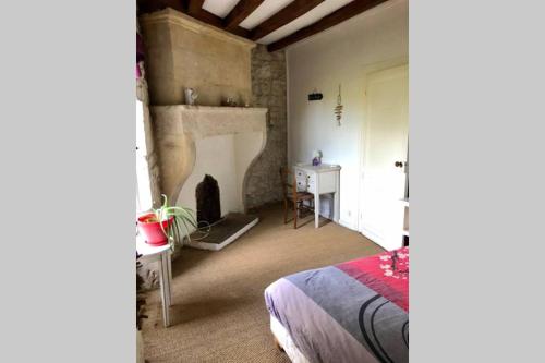 Maison de campagne avec piscine et vue panoramique in Bonneville-et-Saint-Avit-de-Fumadières