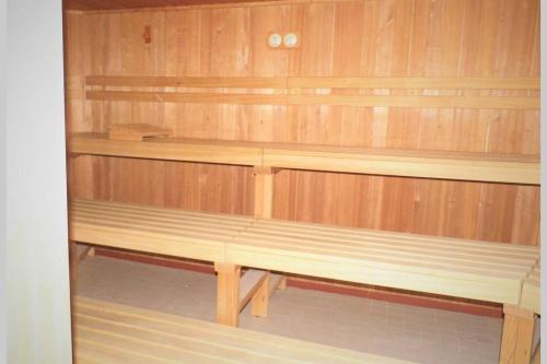 Traveloge mit SCHWIMMBAD und SAUNA 2.9km von Resebergweg entfernt
