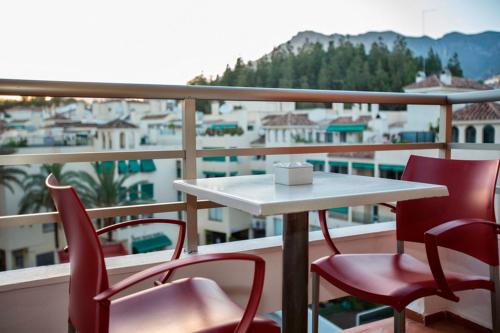 巴維埃拉酒店 (Hotel Baviera) in 馬貝拉