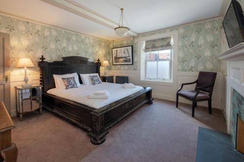 287029140 One Holyrood Hotel & Cafe