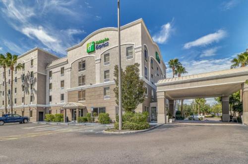 Holiday Inn Express Hotel & Suites Clearwater US 19 North, an IHG Hotel