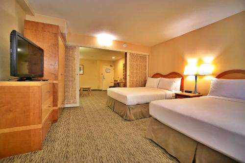 Portofino Inn and Suites Anaheim Hotel - image 8