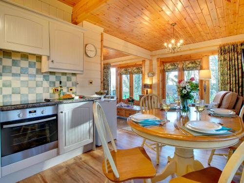 Apple Tree Lodge - image 12