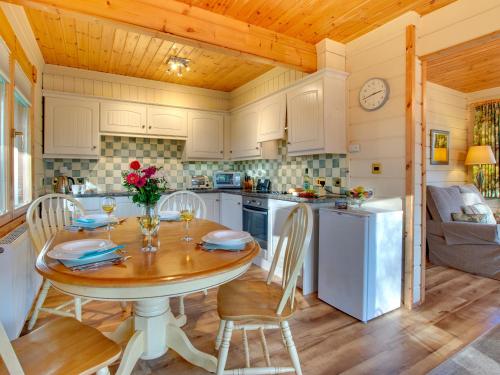 Apple Tree Lodge - image 13