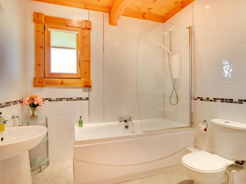 Apple Tree Lodge - image 2