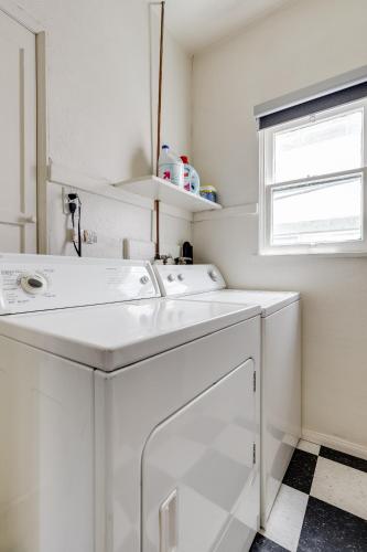 Visit the Beach from a Historic Downtown Apartment - NRP21-00092 in Long Beach, USA