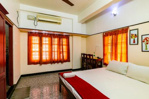 ANADIYIL LEELAKRISHNA INN – Cochin, NE