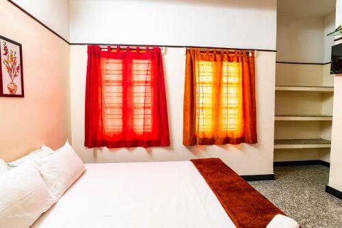 ANADIYIL LEELAKRISHNA INN – Cochin, NE