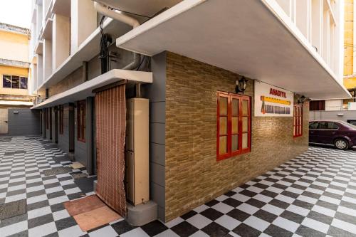 ANADIYIL LEELAKRISHNA INN – Cochin, NE