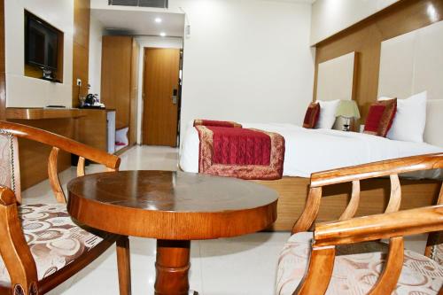 Deluxe Twin Room room in Hotel Anand International