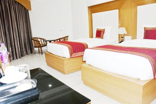 Deluxe Twin Room image 5