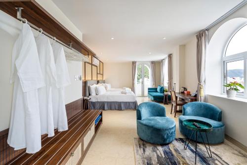 room detail thumbnail 1