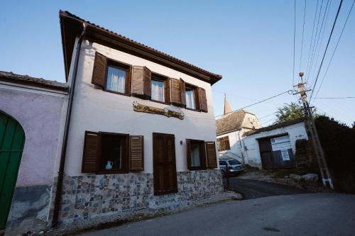 B&B Cărpiniș - Pensiunea Tudor - Bed and Breakfast Cărpiniș