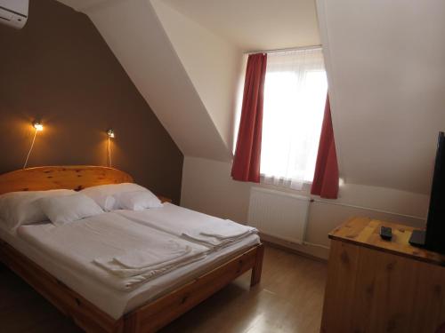 Thermal Hotel Room Type - Superior Queen Room
