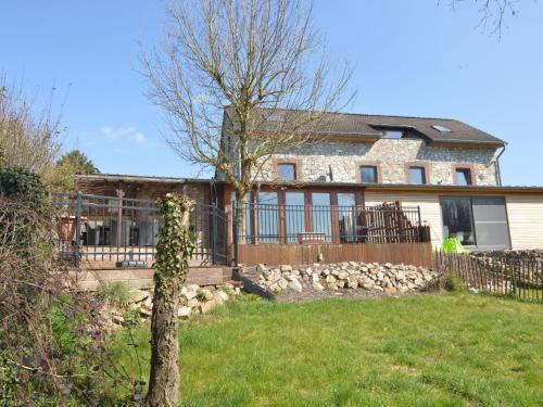  Immaculate holiday home, a base camp for countless trips and 15 km from Aachen, Pension in Plombières