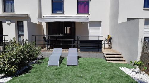 Confortable villa climatisée avec terrasse pour 8 personnes - Accommodation - Sérignan