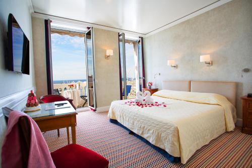 Superior Double or Twin Room with Sea View