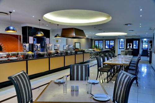 Restaurant, The Capetonian - Halal in Cape Town