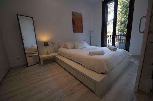Roger De Lluria Design Apartment