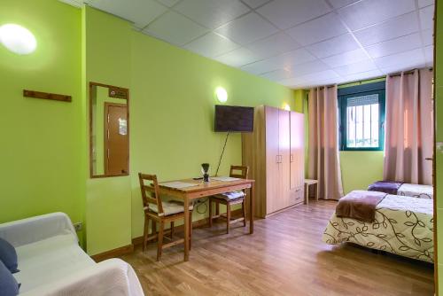 Apartamentos Barajas - image 3