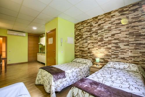 Apartamentos Barajas - image 8