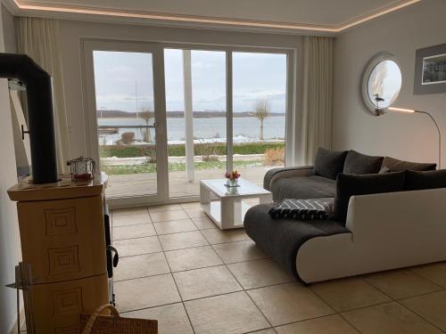 Fischerhus mit Boot,Sauna und Kamin je Seite in Hohen Viecheln