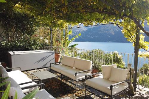 Elegant Apt 120 m2 Terrace, Best Lake View in Como gîte à louer Carate Urio