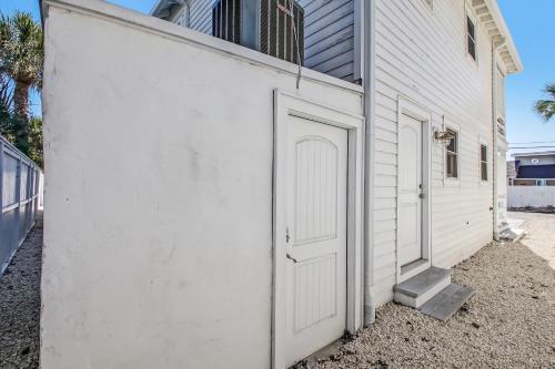 Heated Pool Access Brand New Condo Flex Cancelation