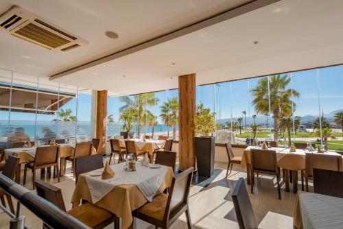 Restaurant, Hotel Omeya in Martil