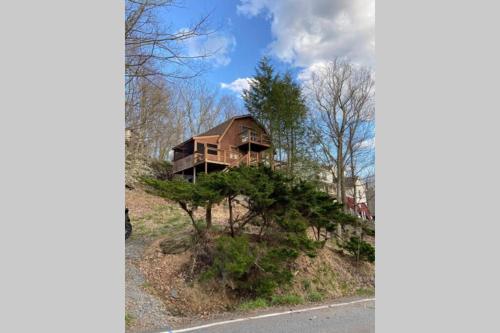 Regent Hilltop Cabin