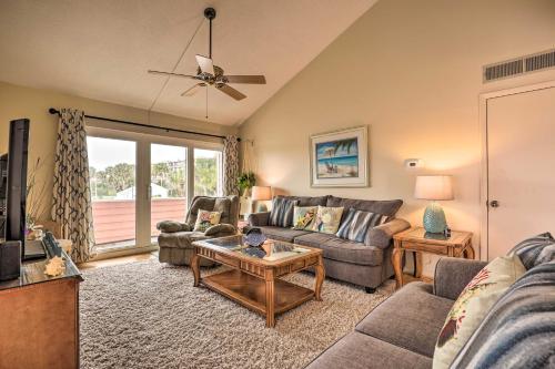 Breezy St Augustine Condo Walk to Crescent Beach! in St. Augustine, USA