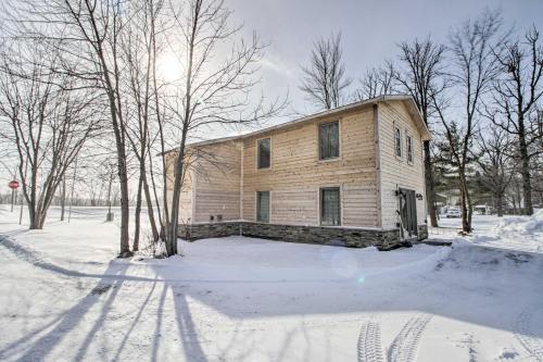 B&B Perham - Remote Retreat Cozy Home with Big Pine Lake Access! - Bed and Breakfast Perham