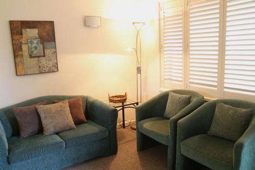 2 bedrooms, 3 beds