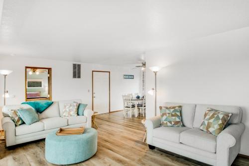 Sea Glass Cottage - main image