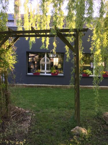 Agathe et Titi in Marigny-les-Reullee