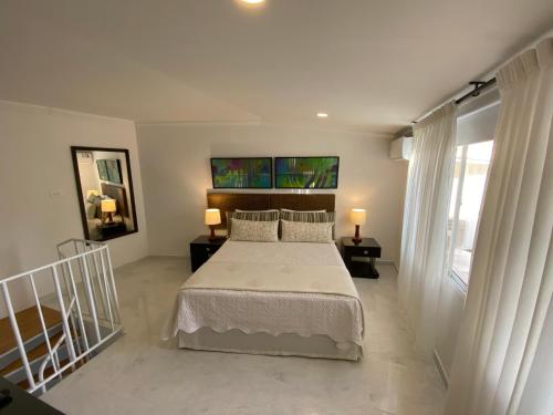 Studio - Split Level image 8
