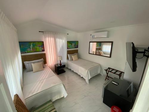 Twin Room image 8
