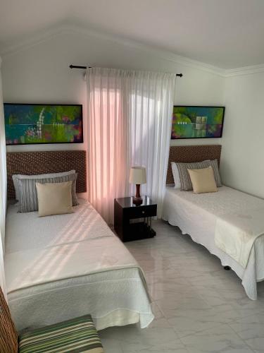 Twin Room image 6