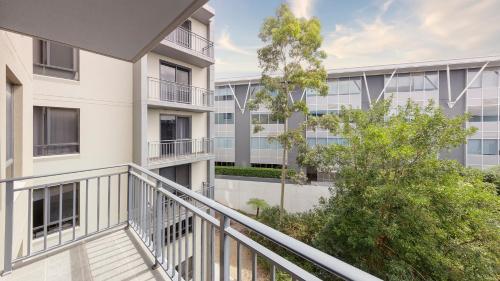 Balcony/terrace, Oaks Sydney North Ryde Suites in Ryde