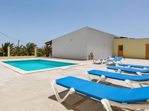  Exclusive Villa in Tuineje with Private Swimming Pool in Tuineje