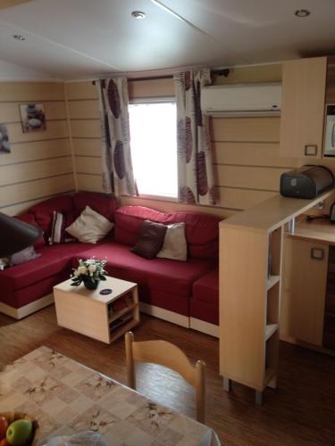 Pub/Lounge, Magic Mobile Montourey, 3 chambres, 2 salles de bain, piscine disponible sur place in Cais