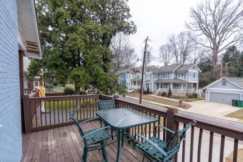 3BR 15 Bath Family StayExecutive style4min Uptown