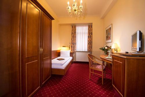 Hotel Schweizer Hof - Superior - image 3