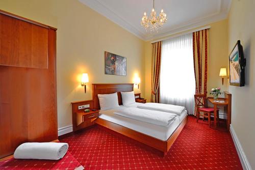 Hotel Schweizer Hof - Superior - image 4