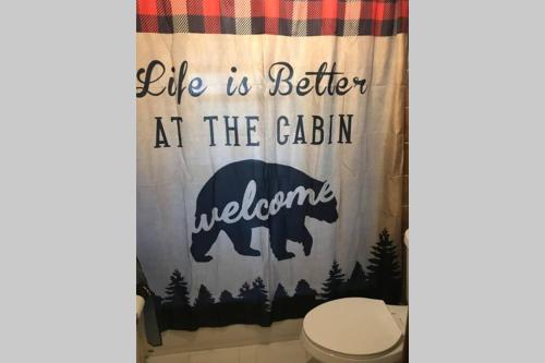 Spacious Cabin In the City*Private Swimming Pool