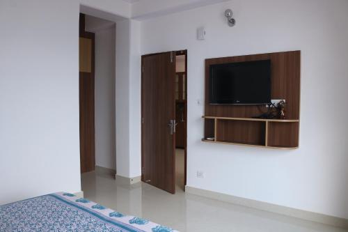 Sai Service Apartment