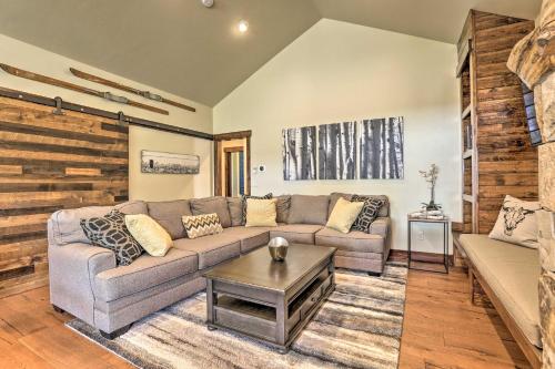 Walk to Main St and Marina from Updated Cabin! - image 7